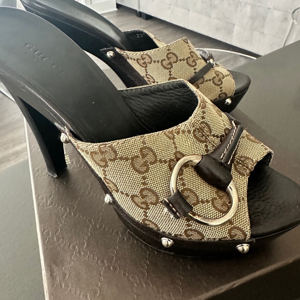 Gucci Women's Tan and Brown Mules with Gold Accents